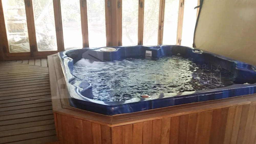 Hot tub in the Vista Alegre spa area